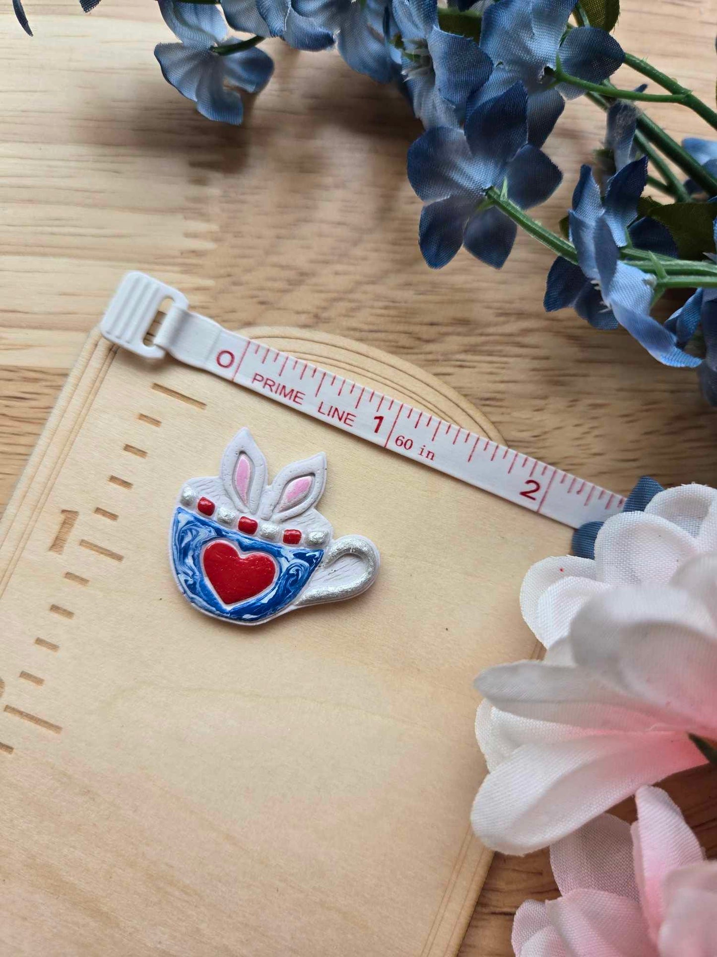 Rabbits Teacup Needle Minder