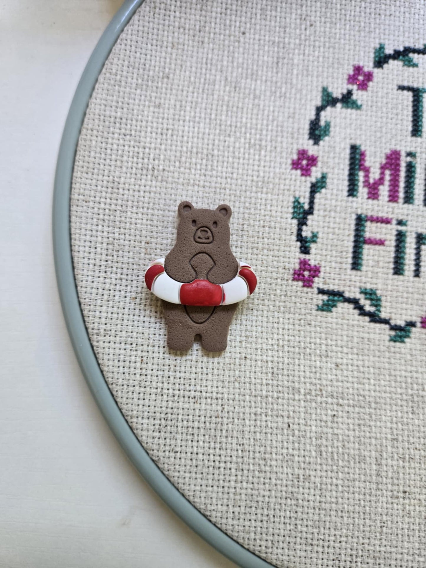 Bear with Floatie Needle Minder
