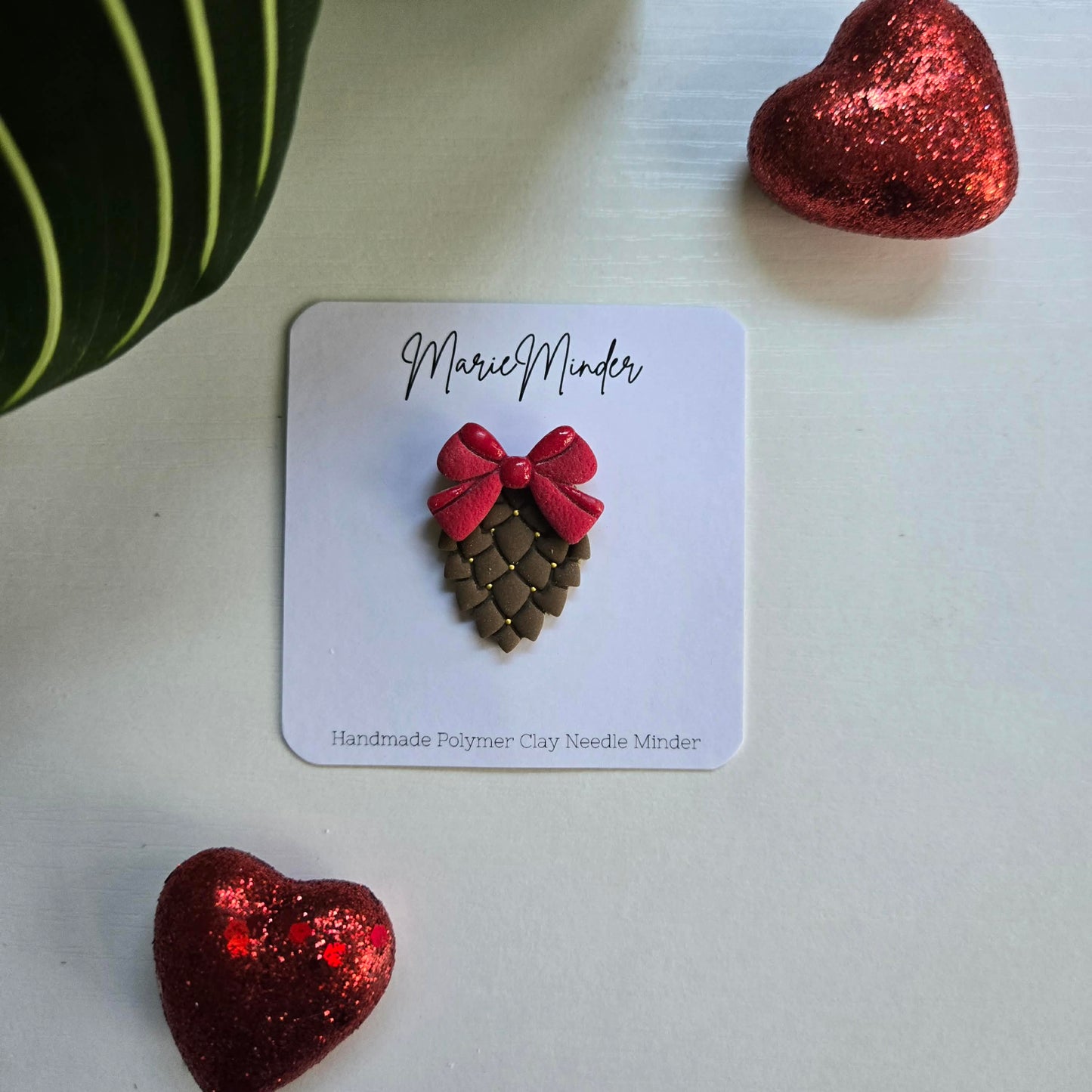 Pretty Pinecone Needle Minder
