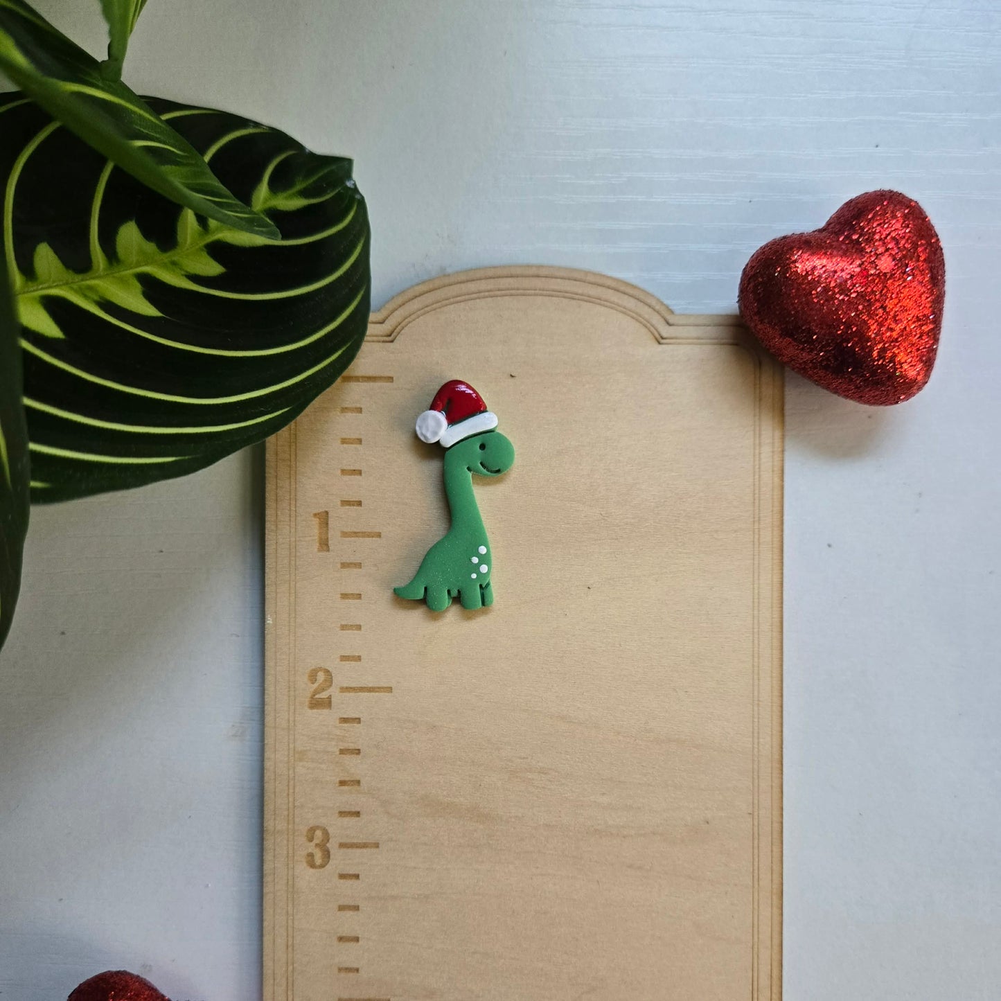 Brontosaurus Needle Minder