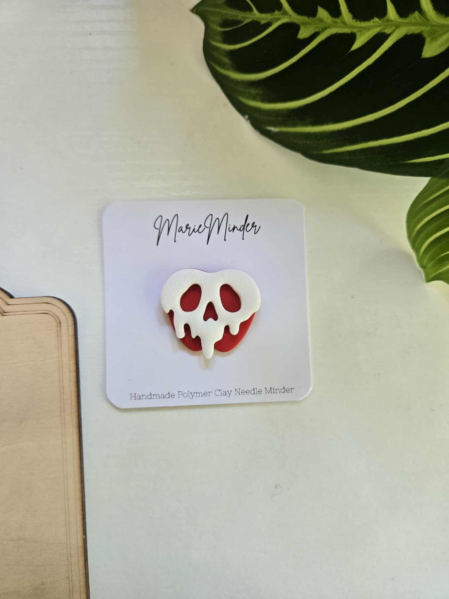 White Apple Needle Minder