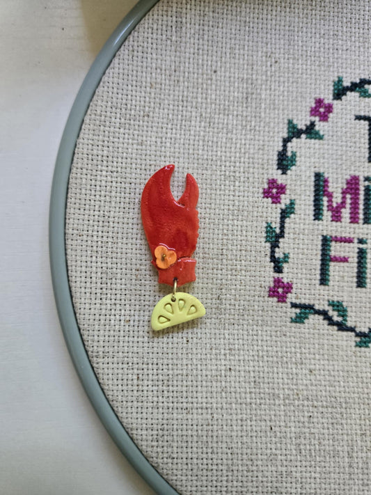 Crab Claw Needle Minder