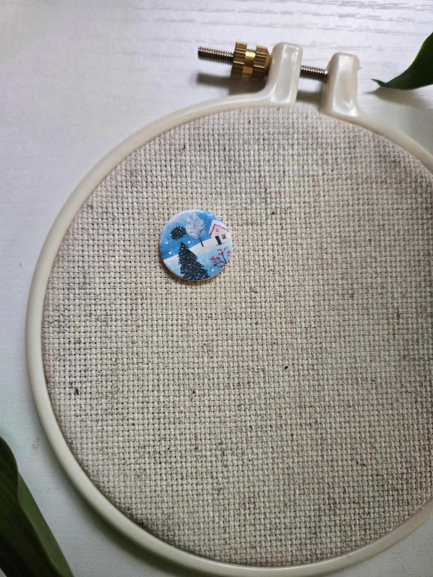 Blue Christmas Circle Needle Minder