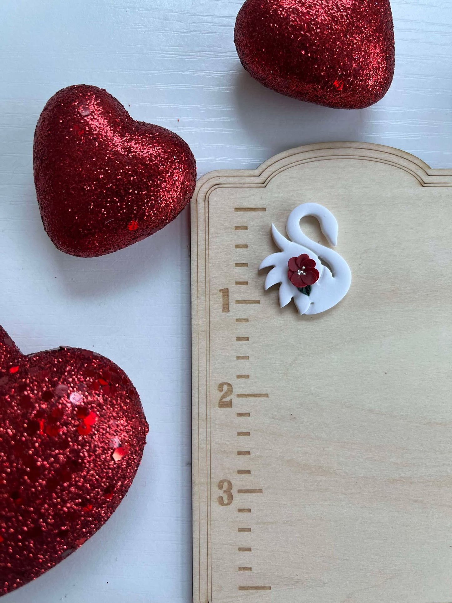 Swan Needle Minder