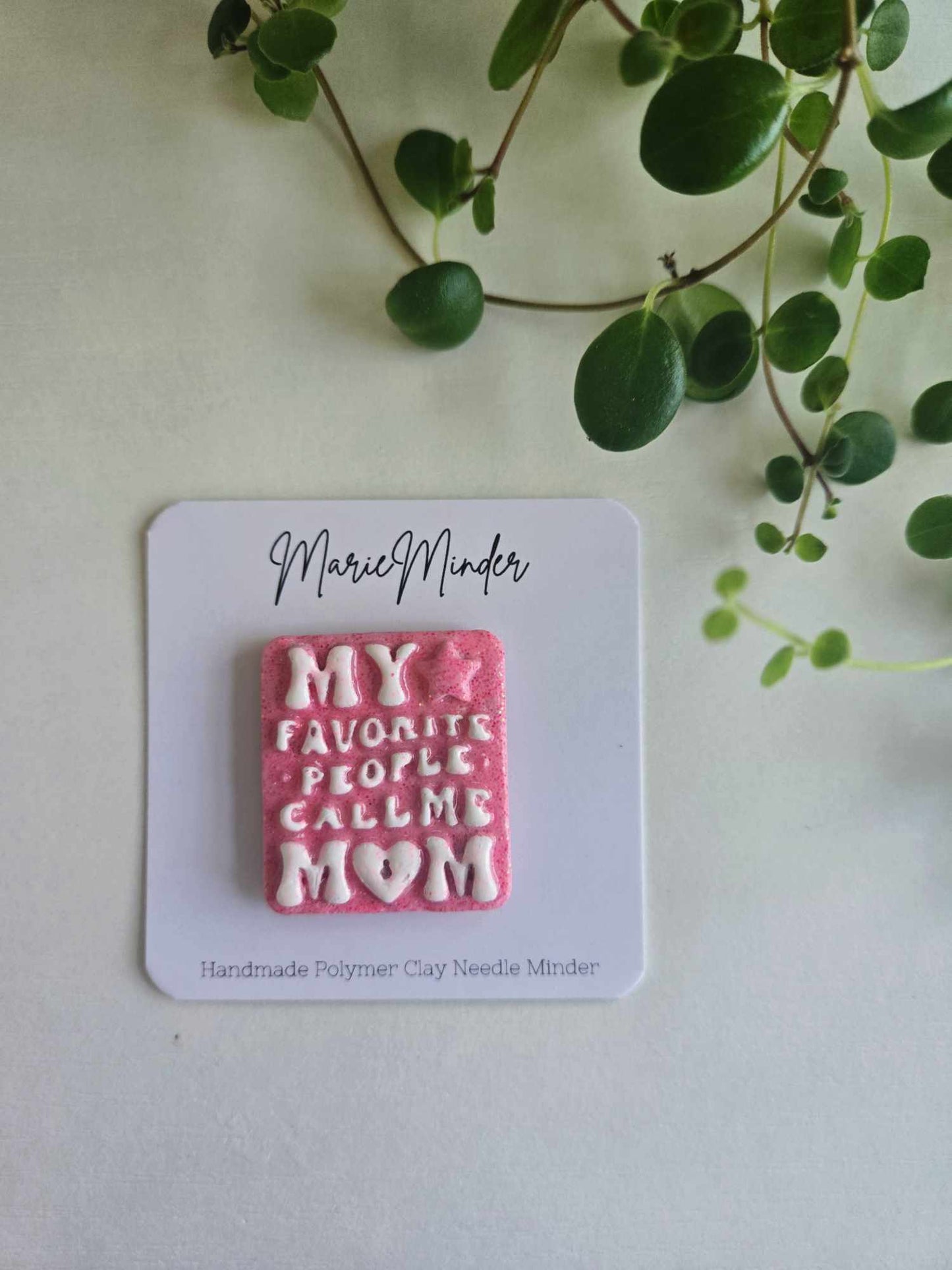 Mom Needle Minder