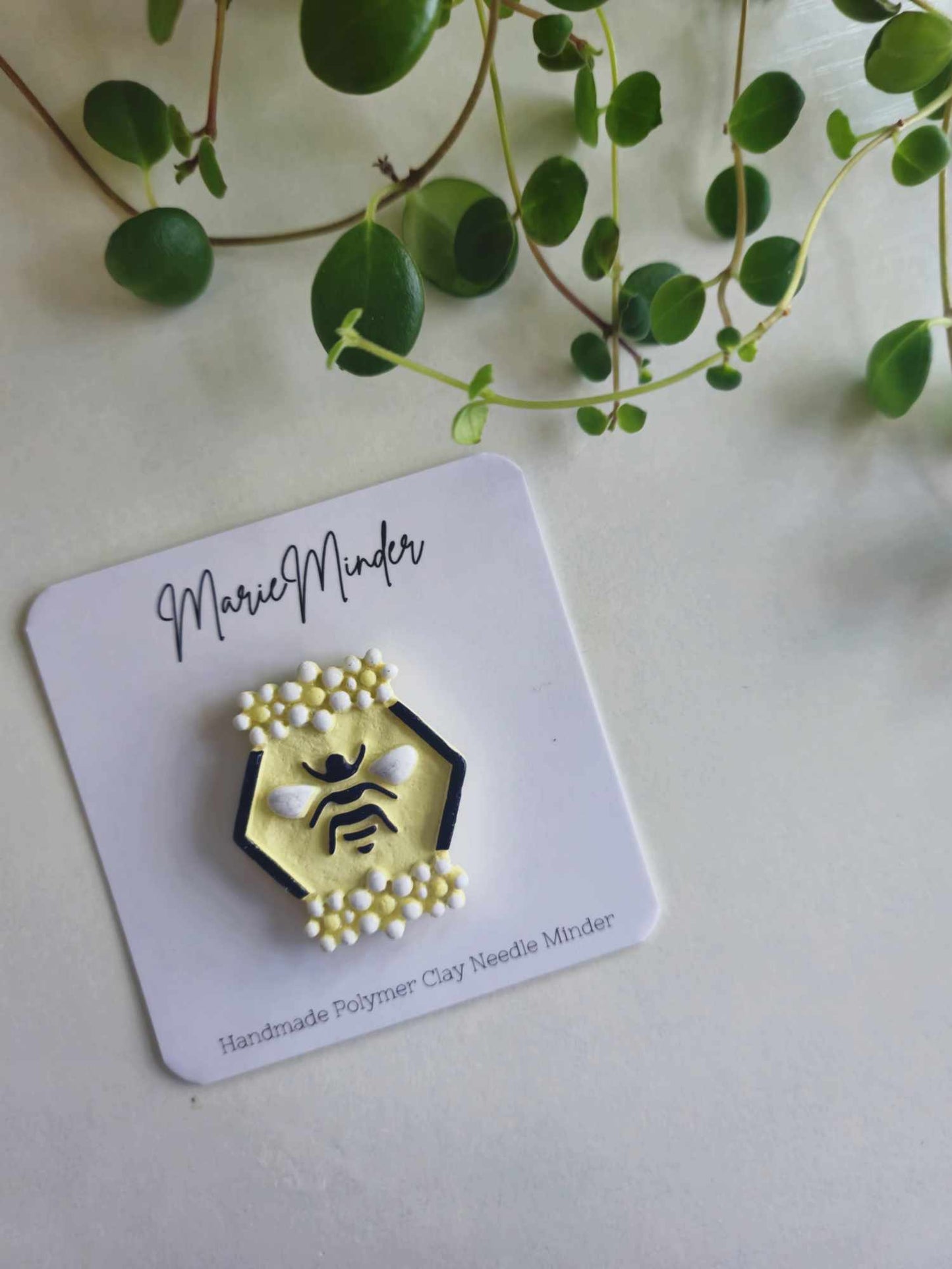 Bee with Flowers Needle Minder