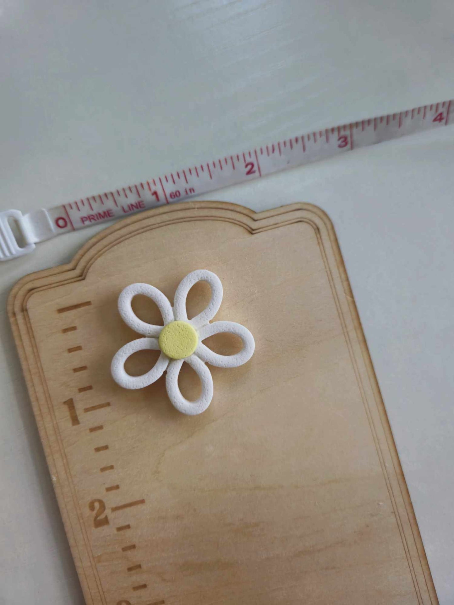 White Flower Needle Minder