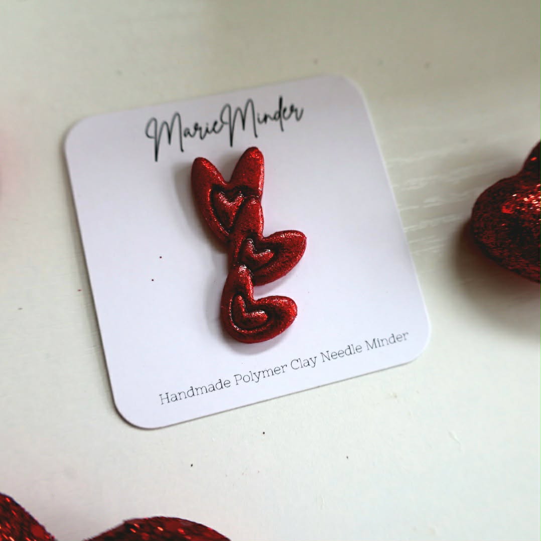 Triple Glitter Hearts Needle Minder