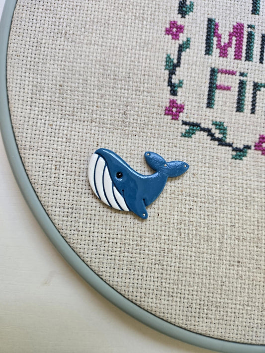 Whale Needle Minder