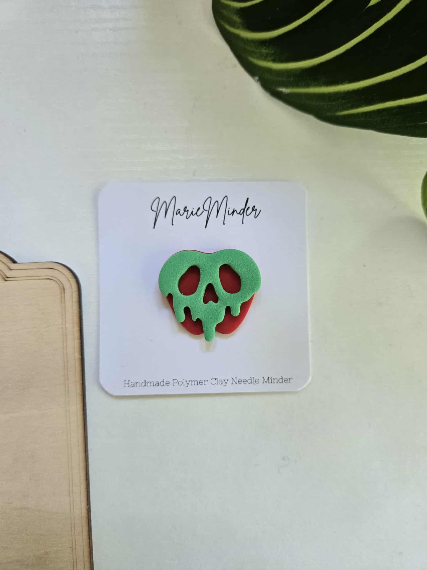Green Apple Needle Minder